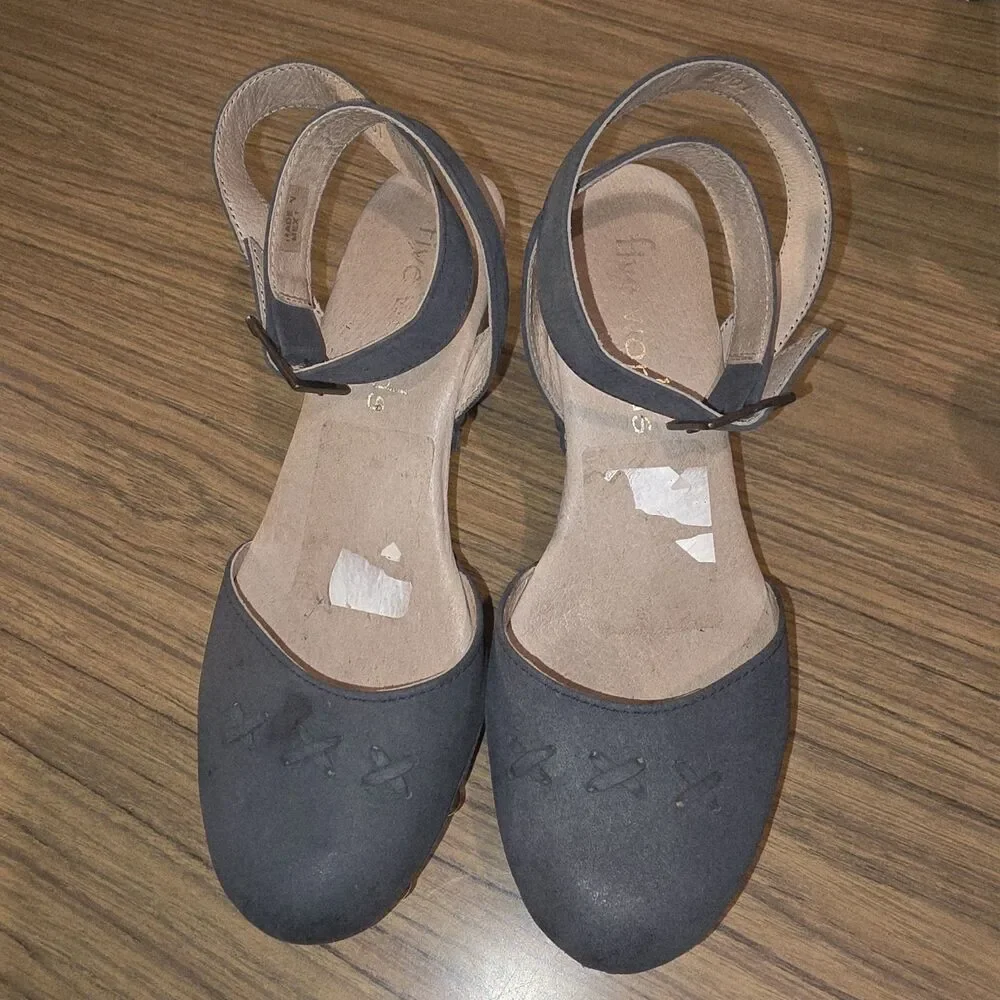 FIVE WORLDS CORDANI 6.5/7 Deep Teal Leather Stud Trim Wooden High Heel Sandals